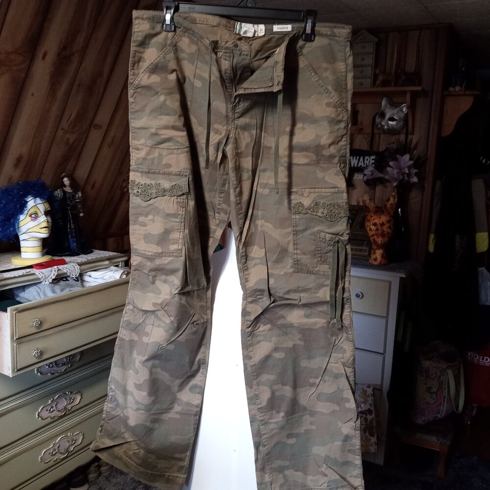 Women's Camo Pants